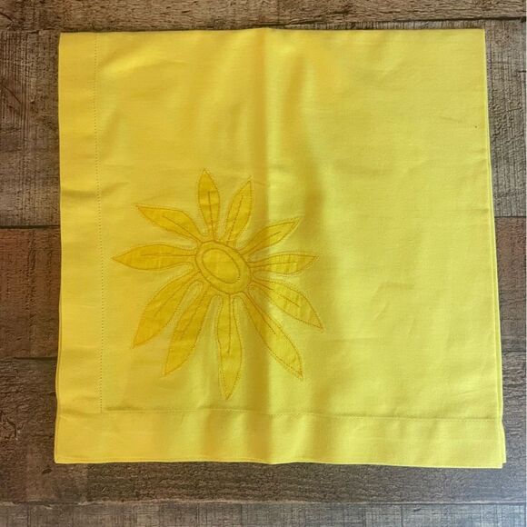2 Crate & Barrel Yellow Placemats & Napkins Floral Stitched Spring Summer Cotton - Picture 7 of 9